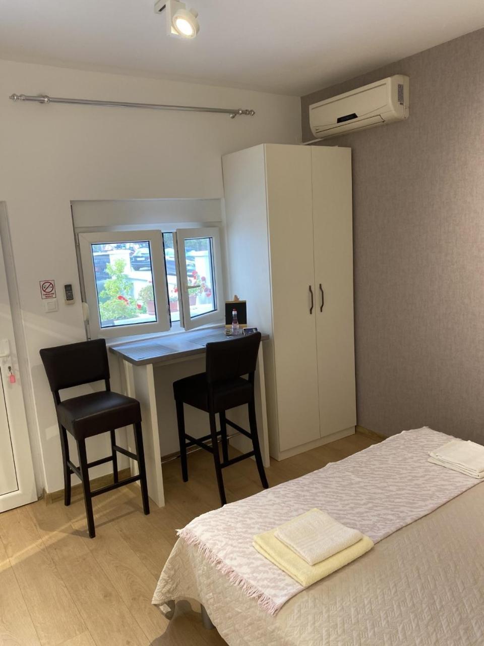 Studio Apartments With Terrace Near Sea - Angela'S Apartments Zadar Quarto foto